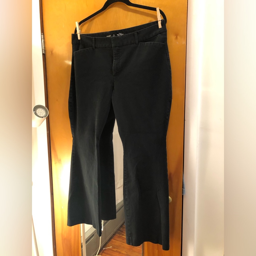 Old Navy Women's Petite Pixie Flare Pants